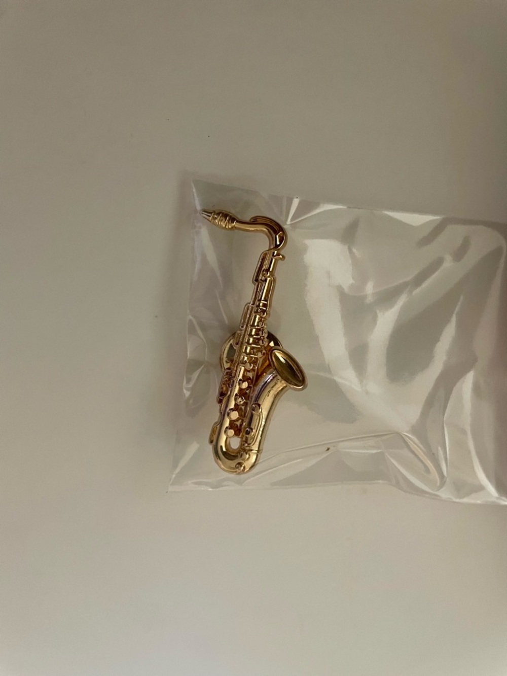 Gold tone Saxophone Charm Pin